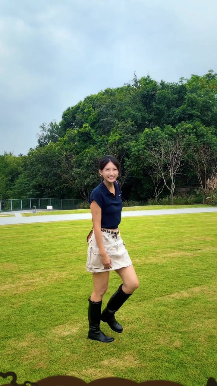 球场上让男生都头疼的石一童，脱下球衣后居然这么美😍